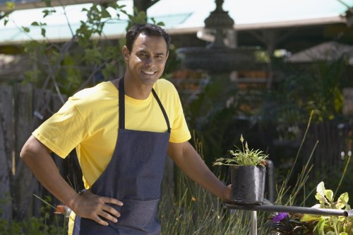 Booking and payment terms for gardening services